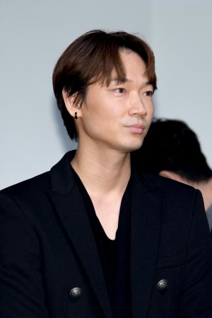 綾野剛、『ヤクザと家族 The Family』完成報告＆生配信トークイベントに登場