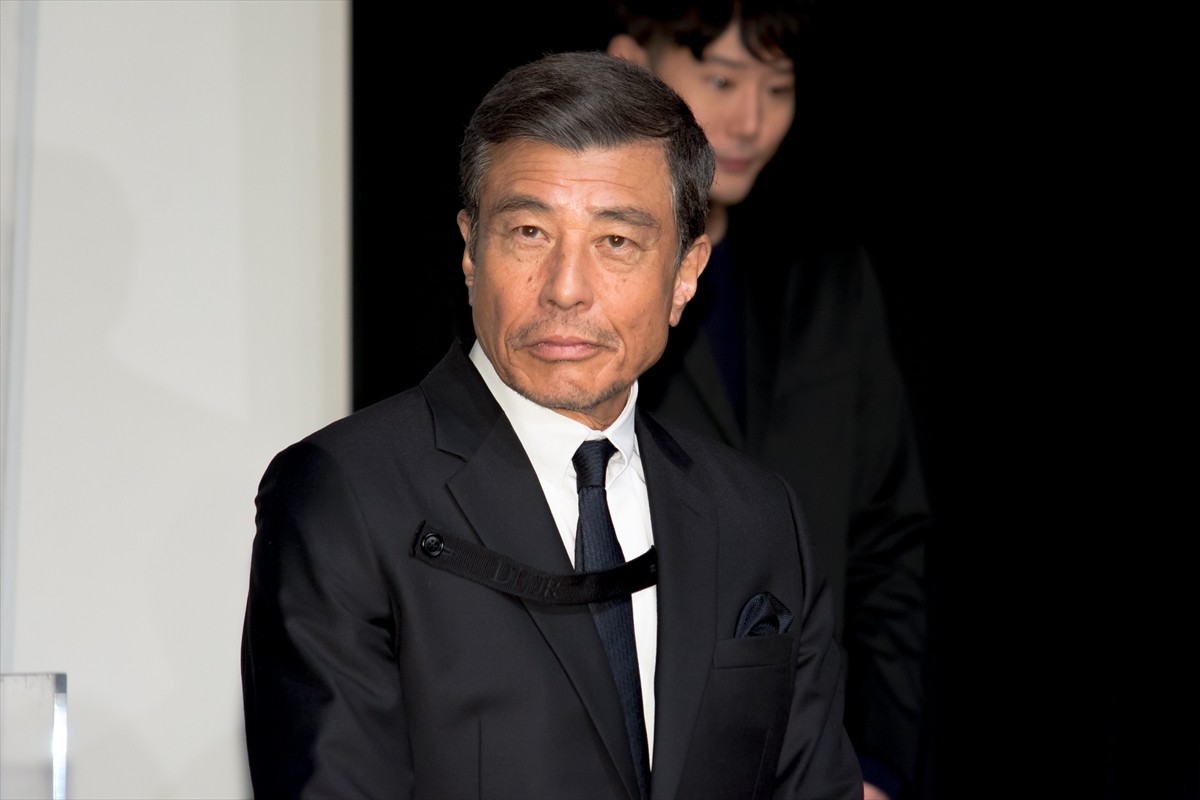 綾野剛＆舘ひろし、新作を一文字で表すと“愛” まさかの同じ答えに「愛し合ってますから」