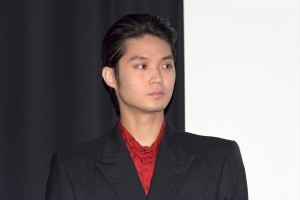 磯村勇斗、『ヤクザと家族 The Family』完成報告＆生配信トークイベントに登場