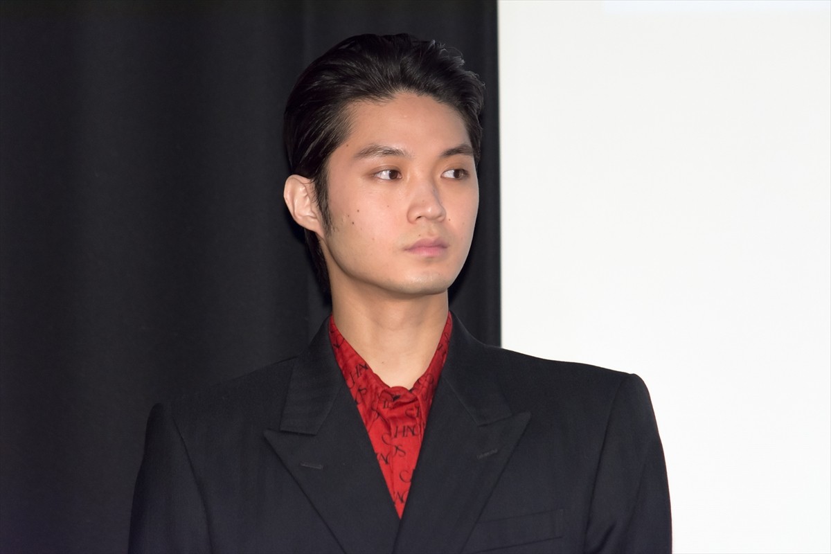 綾野剛＆舘ひろし、新作を一文字で表すと“愛” まさかの同じ答えに「愛し合ってますから」