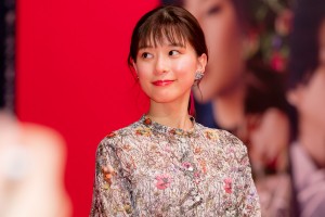 映画『ファーストラヴ』完成報告イベントに登場した芳根京子