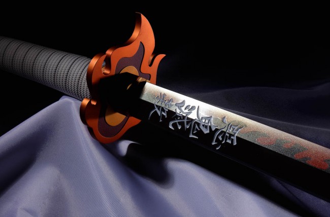 鬼滅の刃 煉獄杏寿郎の日輪刀を再現 約1 1サイズの大人向けアイテム発売へ 21年1月14日 アイテム クランクイン トレンド