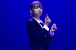 【写真】乃木坂46・新内眞衣、初ヒロインでキュート＆クールな表情　舞台『熱海殺人事件』シーン公開