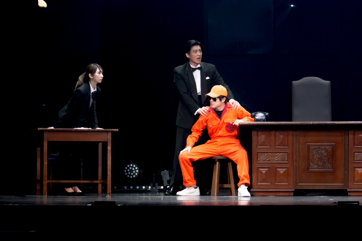 乃木坂46・新内眞衣、初ヒロインでキュート＆クールな表情　舞台『熱海殺人事件』シーン公開