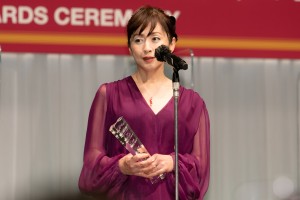 「第32回 日本ジュエリーベストドレッサー賞」表彰式に登場した斉藤由貴