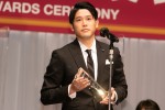「第32回 日本ジュエリーベストドレッサー賞」表彰式に登場した内田篤人