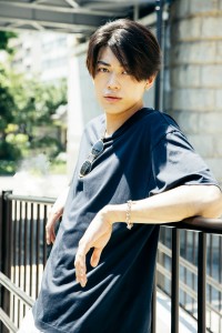 桜田通、20代最後のカレンダー発売決定！ 約60点の写真を使った
