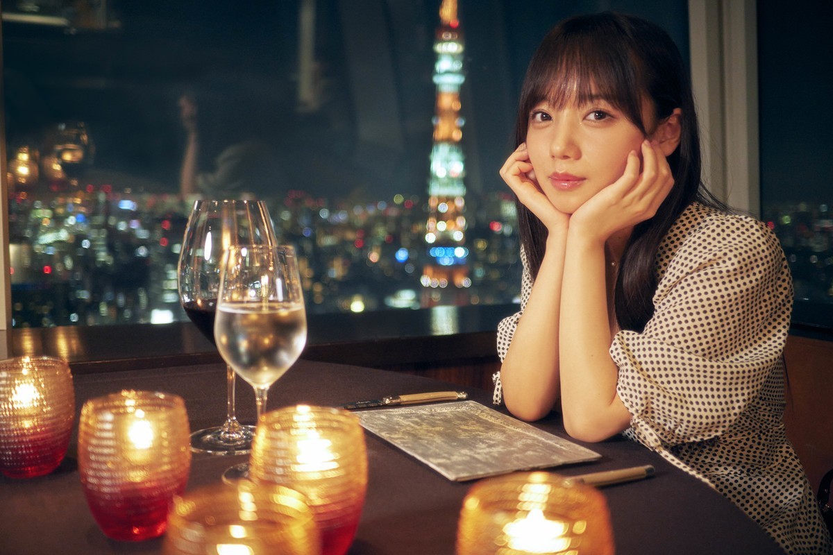 日向坂46・齊藤京子、初ソロ写真集で「恥ずかしそうな顔、大人っぽい顔を見せられた」