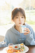 森みはる1st写真集『24』よりアザーカット