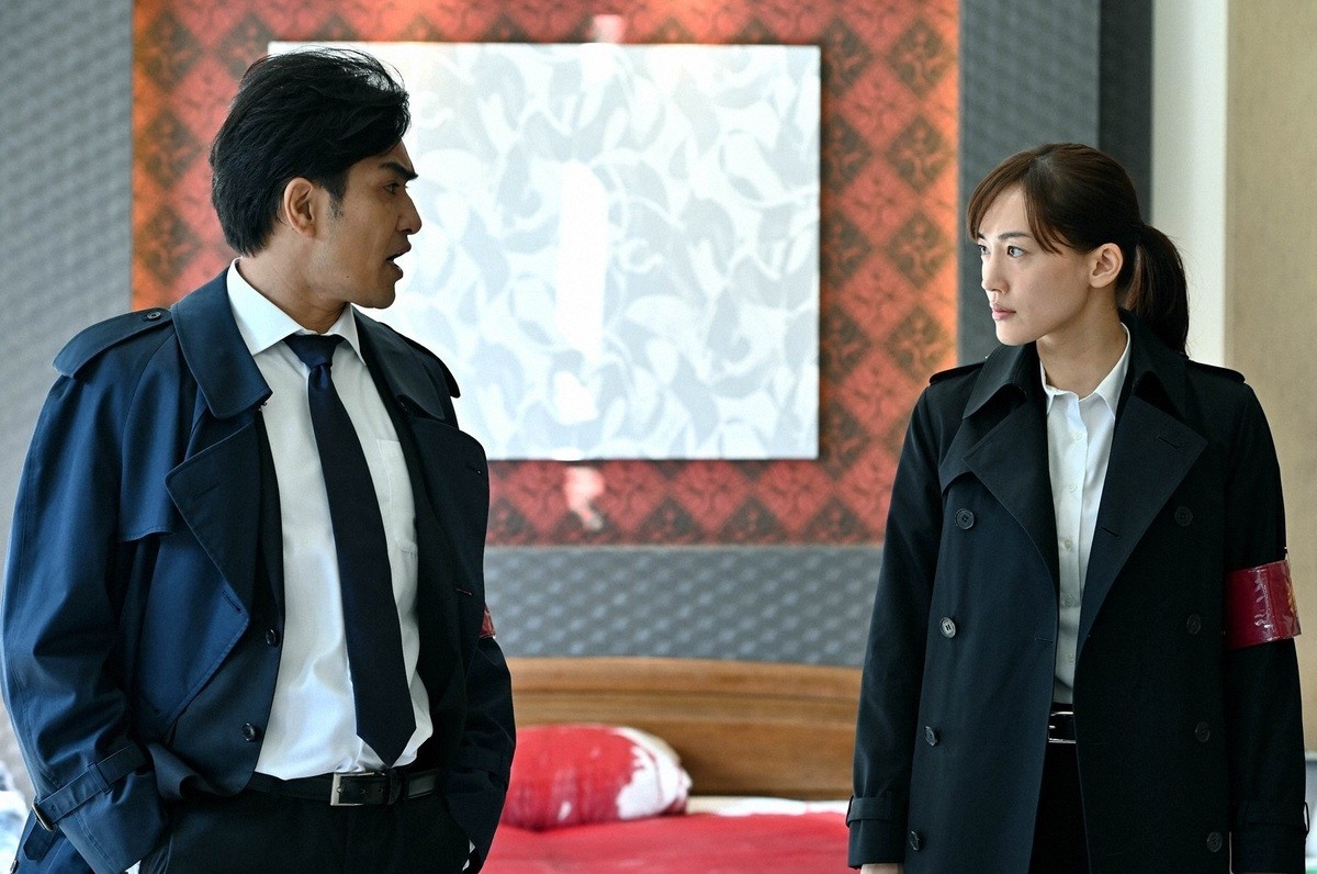 今夜スタート『天国と地獄』 “刑事”綾瀬はるかと“殺人鬼”高橋一生の魂が入れ替わる