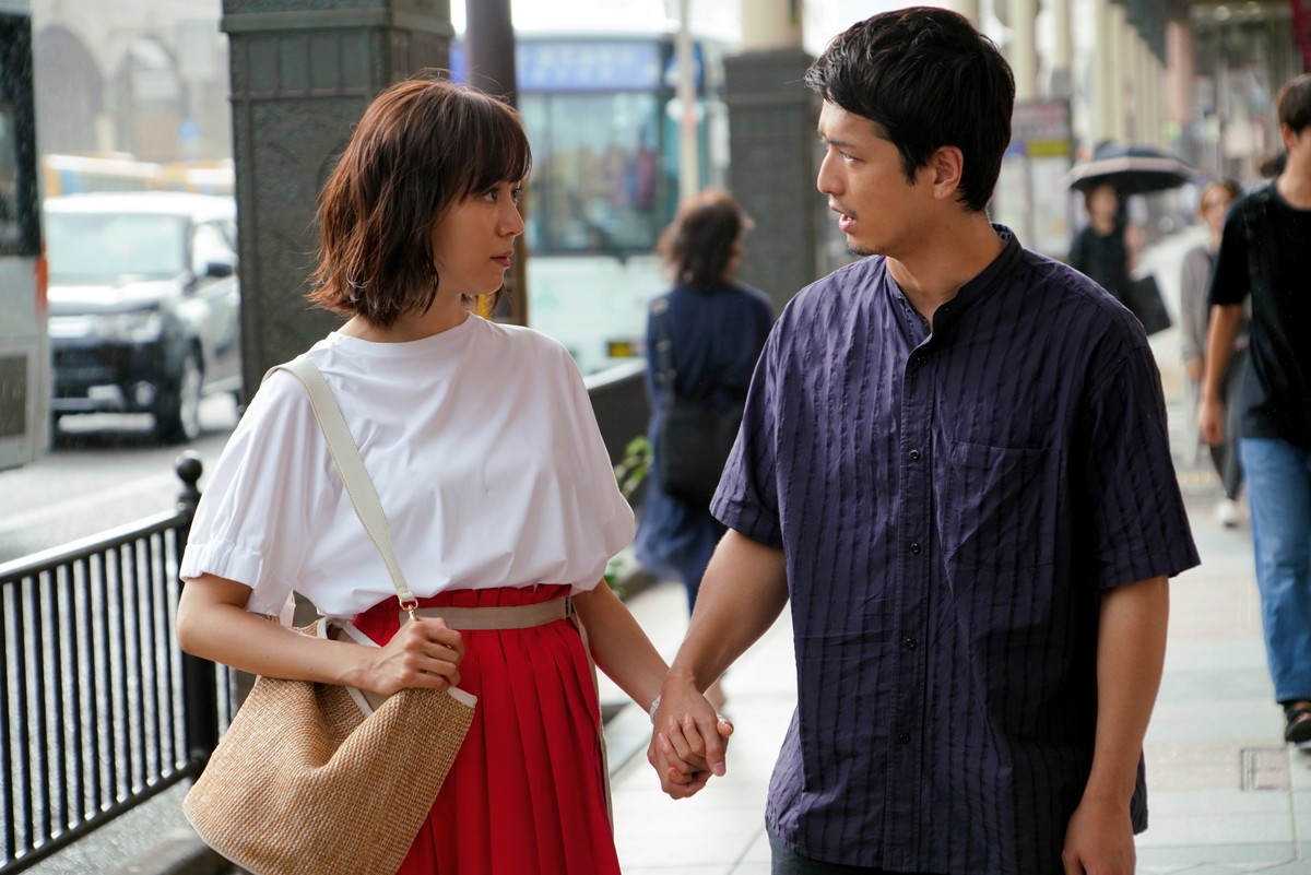 『大綱引の恋』三浦貴大、知英が熱く抱き合う！　場面写真＆予告一挙解禁