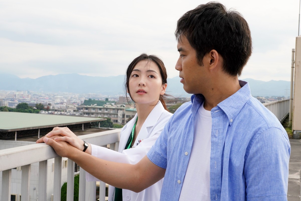 『大綱引の恋』三浦貴大、知英が熱く抱き合う！　場面写真＆予告一挙解禁