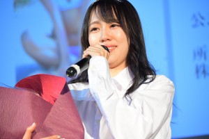 「ミスFLASH2021グランプリ」発表会見に登場した霧島聖子