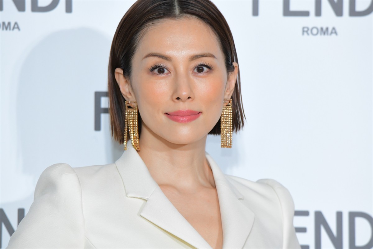 米倉涼子、FENDIジャパン”初”アンバサダー就任「とても名誉なこと」