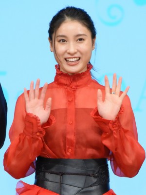 映画『哀愁しんでれら』完成報告会に登場した土屋太鳳