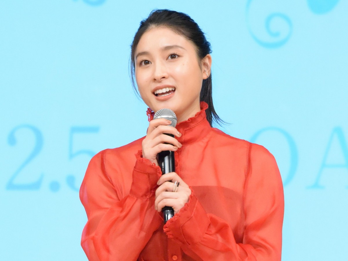 土屋太鳳、コメントをド忘れして赤面　田中圭もフォローできず