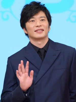 映画『哀愁しんでれら』完成報告会に登場した田中圭