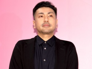 映画『ライアー×ライアー』完成報告イベントに登場した耶雲哉治監督