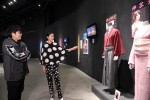 武井咲＆大友啓史監督が「25周年記念 るろうに剣心展」を観覧