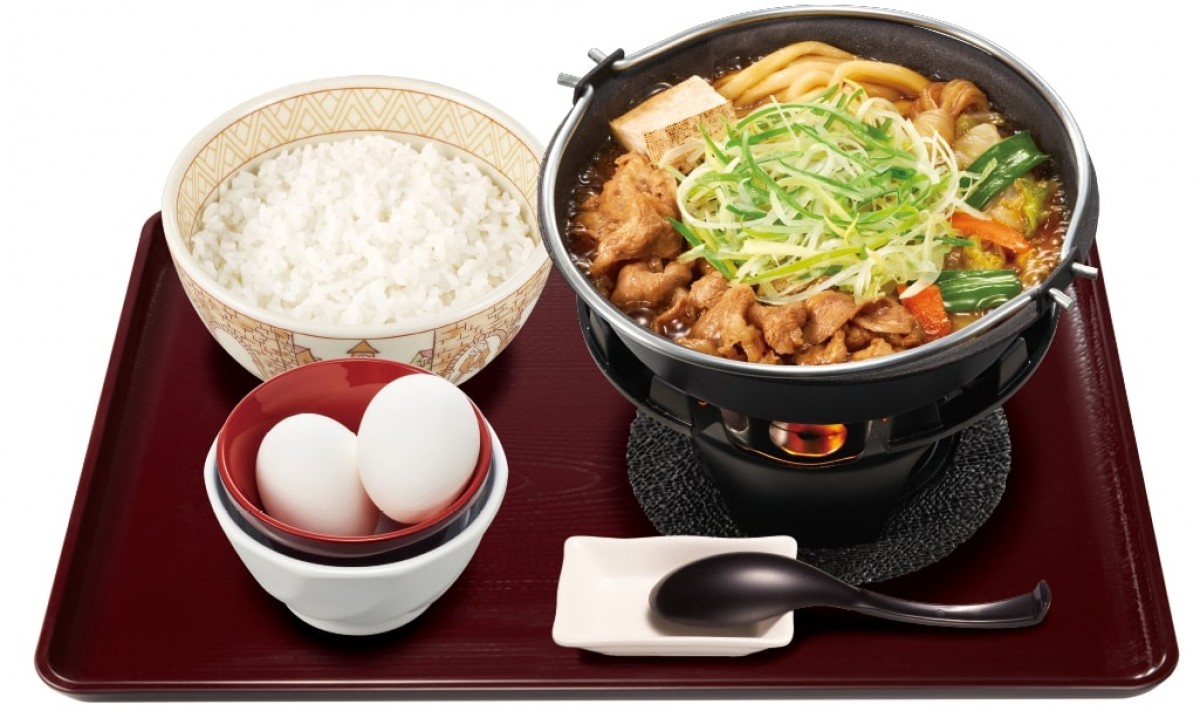 すき家「チーズ尽くしのガーリックトマト牛鍋定食」 「贅沢薬味の葱生姜牛すき鍋定食」