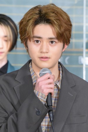 実写版『ホリミヤ』完成記念生配信イベントに登場した鈴鹿央士