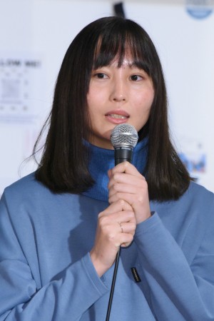 実写版『ホリミヤ』完成記念生配信イベントに登場した松本花奈監督