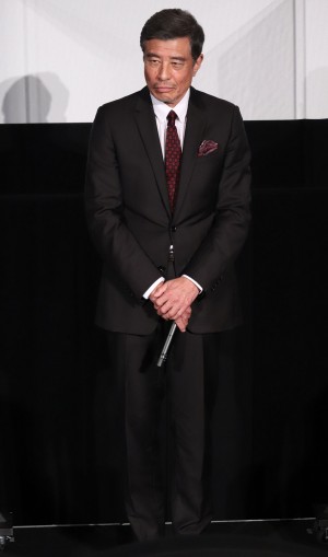 映画『ヤクザと家族 The Family』初日舞台あいさつに登場した舘ひろし