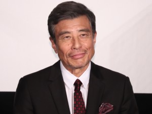 映画『ヤクザと家族 The Family』初日舞台あいさつに登場した舘ひろし