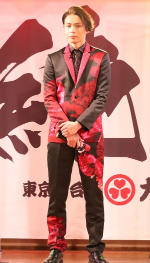 映画『スーパー戦闘　純烈ジャー』発表会見に登場した白川裕二郎