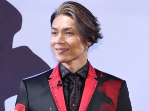 映画『スーパー戦闘　純烈ジャー』発表会見に登場した白川裕二郎