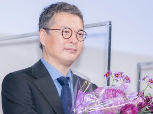 ドラマ『SPEC サーガ黎明篇「Knockin’on 冷泉’s SPEC Door」～絶対預言者 冷泉俊明が守りたかった幸福の欠片～』制作発表会見に登場した田中哲司