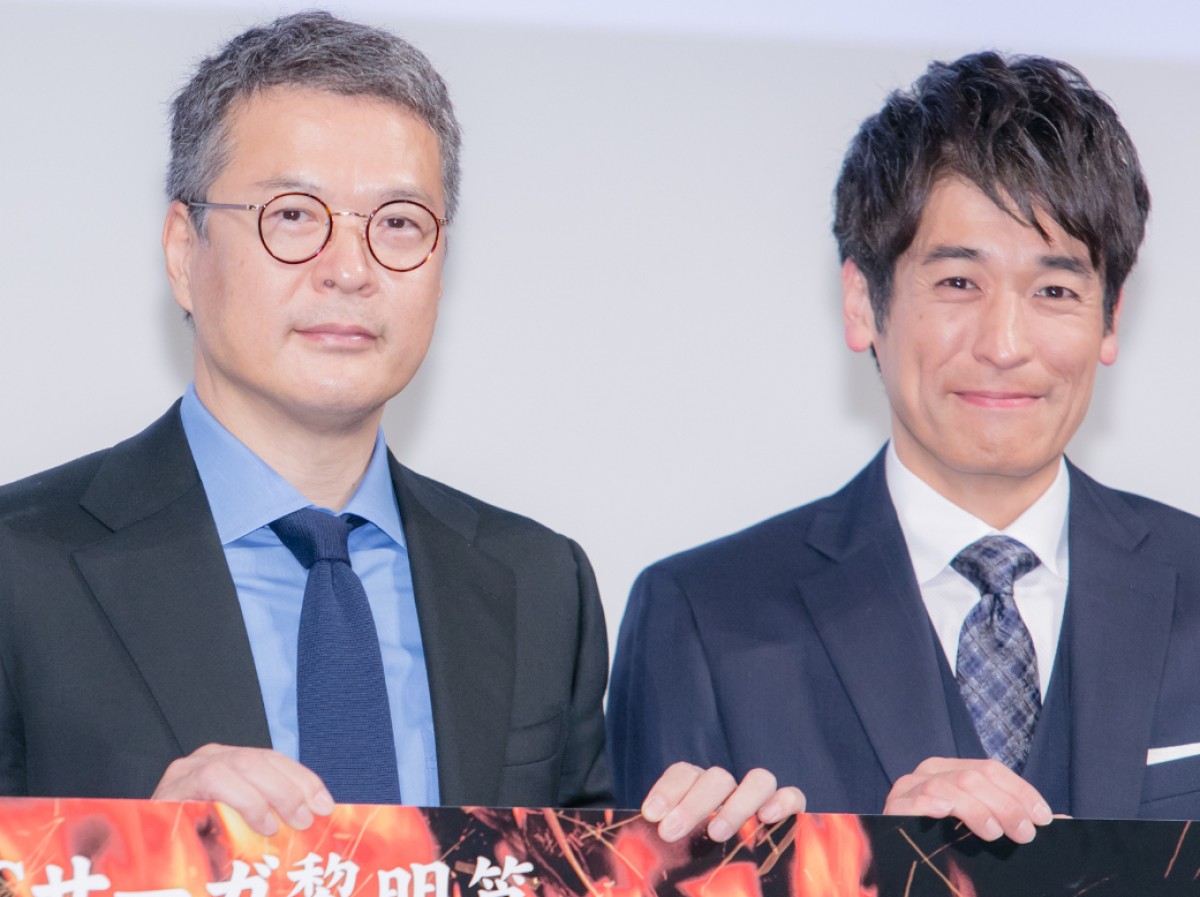 ドラマ『SPEC サーガ黎明篇「Knockin’on 冷泉’s SPEC Door」~絶対預言者 冷泉俊明が守りたかった幸福の欠片~』制作発表会見に登場した(左から)田中哲司、佐藤隆太