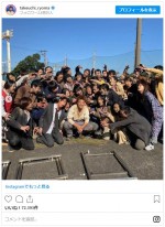 竹内涼真、総勢30人以上のゾンビに囲まれる…！ ※「竹内涼真」インスタグラム