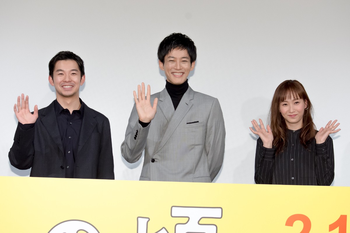 松坂桃李＆仲野太賀、藤本美貴のサプライズ登場に大興奮「動揺しています」