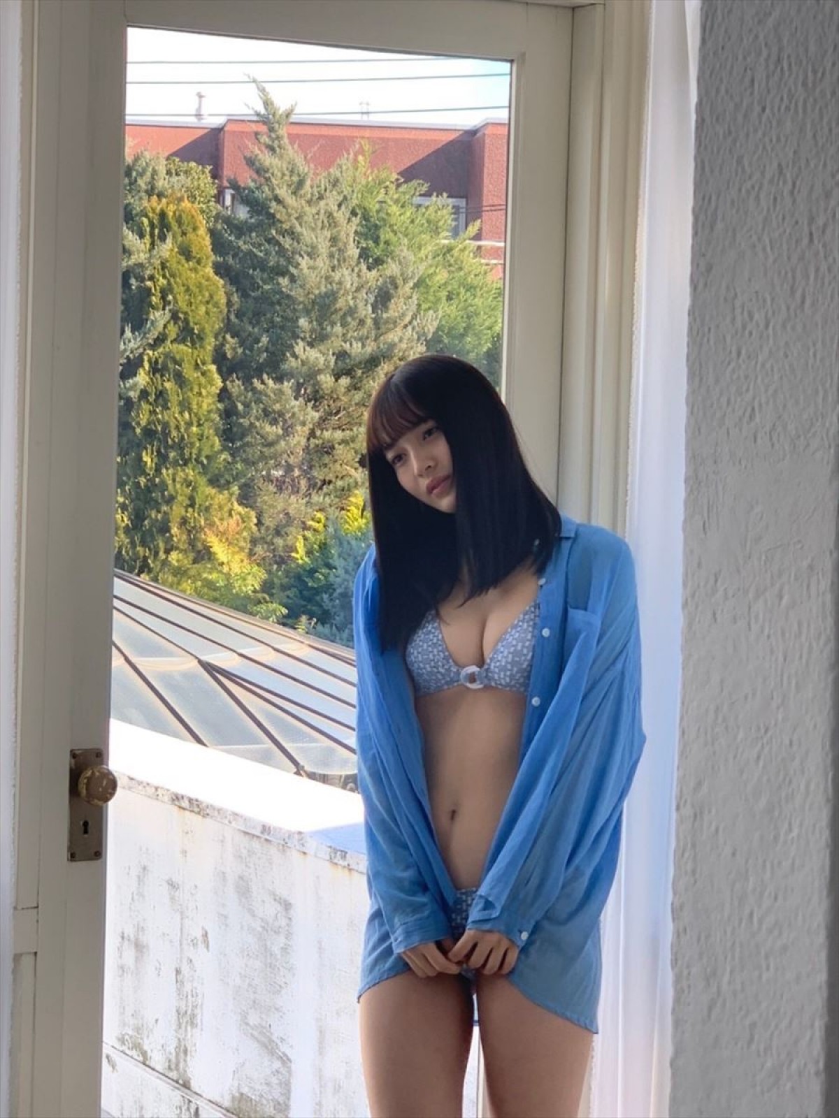 吉田莉桜、豊田ルナら“プラチナム美女”27人登場　グラビアオフショット