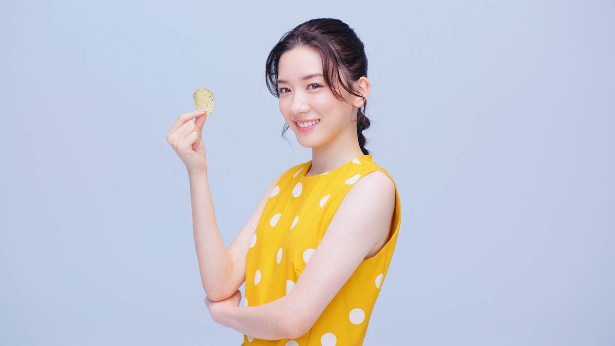 永野芽郁に大接近！ 美しいポージングとキュートな表情で魅力全開　CM動画3種公開