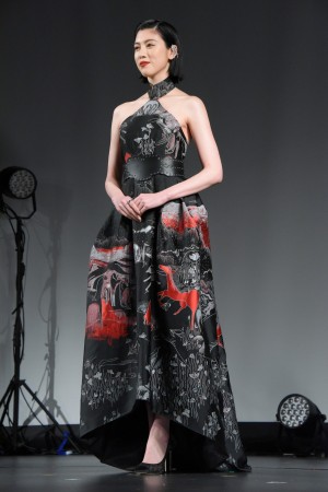 「WEIBO Account Festival in Tokyo 2020」に登場した三吉彩花