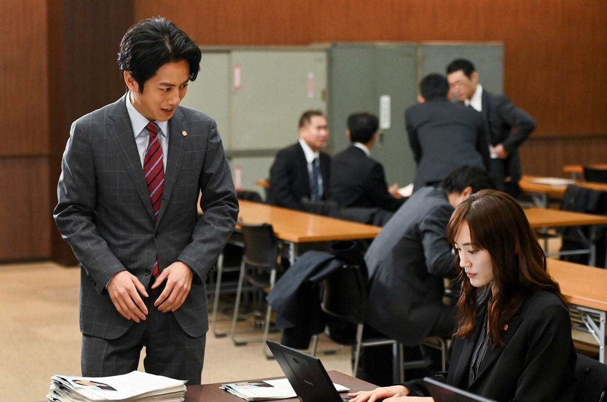 溝端淳平、『天国と地獄』“八巻黒幕説”に驚き「ポンコツすぎて狂気」