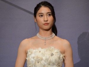 映画『哀愁しんでれら』初日舞台あいさつに登場した土屋太鳳