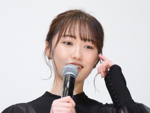 映画『樹海村』初日舞台あいさつに登場した工藤遥