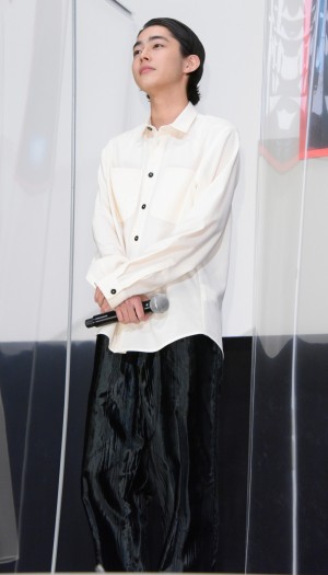 映画『樹海村』初日舞台あいさつに登場した倉悠貴