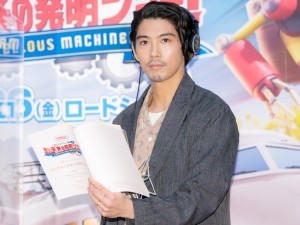 『映画 きかんしゃトーマス おいでよ！未来の発明ショー！』ゲスト声優　公開アフレコイベントに登場した賀来賢人