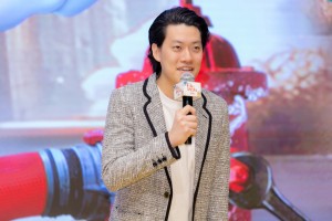 映画『トムとジェリー』応援団結成イベントに登場した霜降り明星・粗品