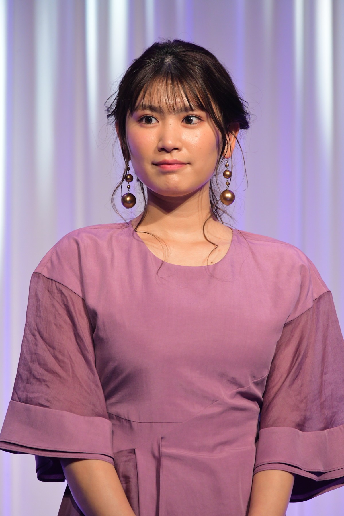 久松郁実、ピンクのドレス姿で「K‐1 AWARDS」MC担当　選手たちの正装に「素敵」