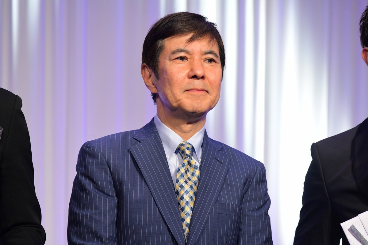 久松郁実、ピンクのドレス姿で「K‐1 AWARDS」MC担当　選手たちの正装に「素敵」