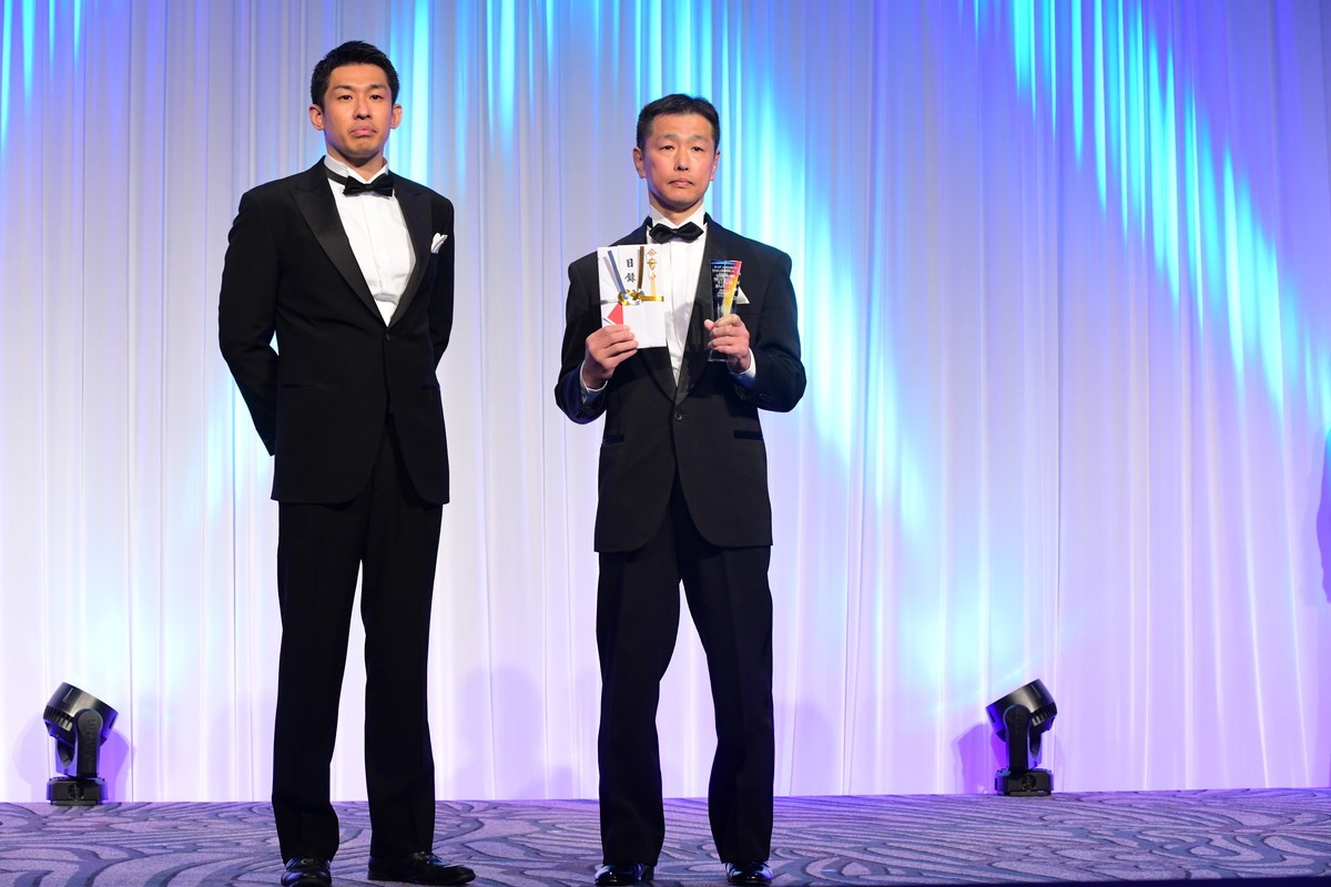 久松郁実、ピンクのドレス姿で「K‐1 AWARDS」MC担当　選手たちの正装に「素敵」