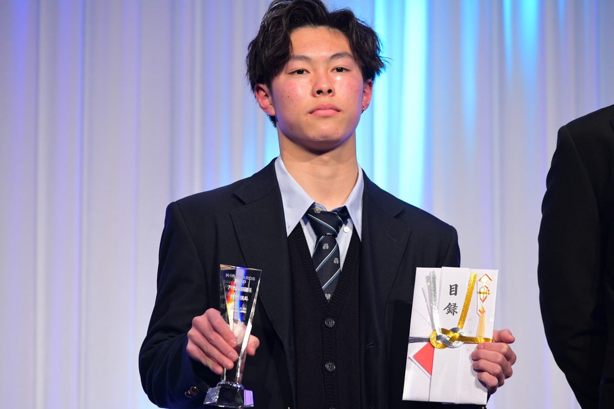 久松郁実、ピンクのドレス姿で「K‐1 AWARDS」MC担当　選手たちの正装に「素敵」