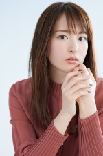 TVアニメ『EDENS ZERO』にてレベッカ・ブルーガーデン役を務める小松未可子