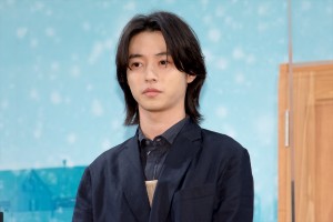 山崎賢人、『夏への扉 ―キミのいる未来へ―』完成報告会イベントに登場