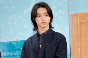 山崎賢人、『夏への扉 ―キミのいる未来へ―』完成報告会イベントに登場